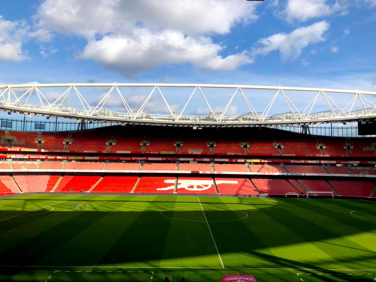 アーセナル観戦ツアー に添乗しているスタッフから、エミレーツ・スタジアムの写真📸喜びの絶叫が響いた昨日とちがって、静かなスタジアムですね😊 #笹旅 #HISロンドン