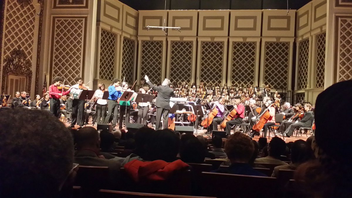 QueenLinks's tweet image. Our members had a fabulous time supporting the Nouveau Chamber Players at Classical Roots 2019 performance with the Cincinnati Symphony Orchestra. It was a great way to celebrate International Women’s Day 2019! 💚#queencityohlinks #thelinksinc #IWD2019 #fulfillingourpurpose