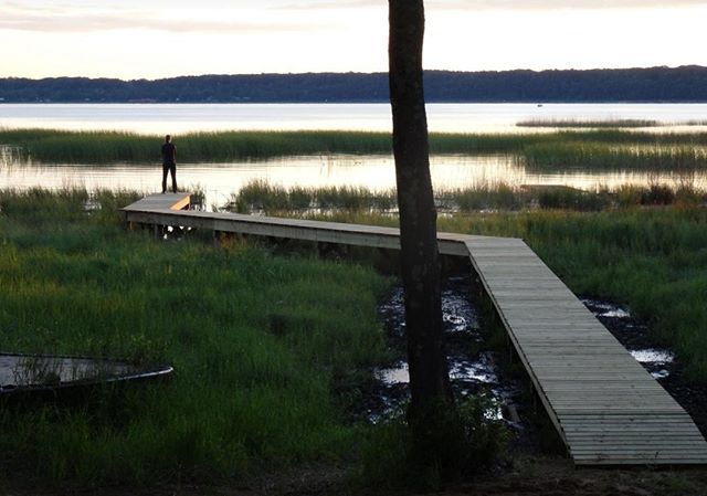 Reis verder dan de @down_to_earth_film, want het verhaal gaat door en speelt NU. Sta jij ook op een punt dat je denkt dat de wereld blijft draaien maar jij stil staat? Dan is het tijd voor actie. Neem het heft in eigen hamnden en help onze kennis te delen. Hoe je een #EARTHK…