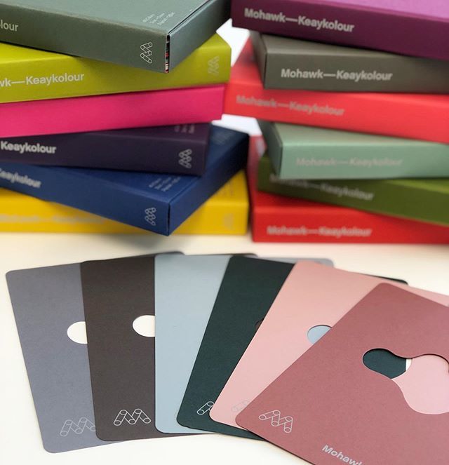 dolcepress's tweet image. We love paper so much ❤️...happy to announce that we are sending our vendors the new collection of keaykolour swatches @mohawkpaper.
We pulled some of our favorite colors from the deck...let us know your favs 💕
.
.
.
#paper #mohawkpaper #pursuepretty #letterpress #foilstampi…