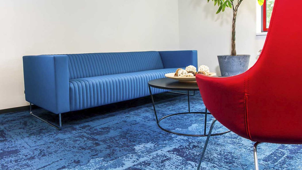 Techo_UK's tweet photo. Install featuring Mona sofa, Hendrix chair &amp; Pinto coffee table #techo #techo2019 #softseating https://t.co/cHK86Tq8xT