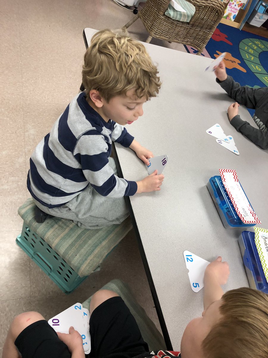 Snyder1stGrade's tweet photo. Trying to squeeze some math in on this short day! #missingaddends #newmathgame https://t.co/uELehcgKHT
