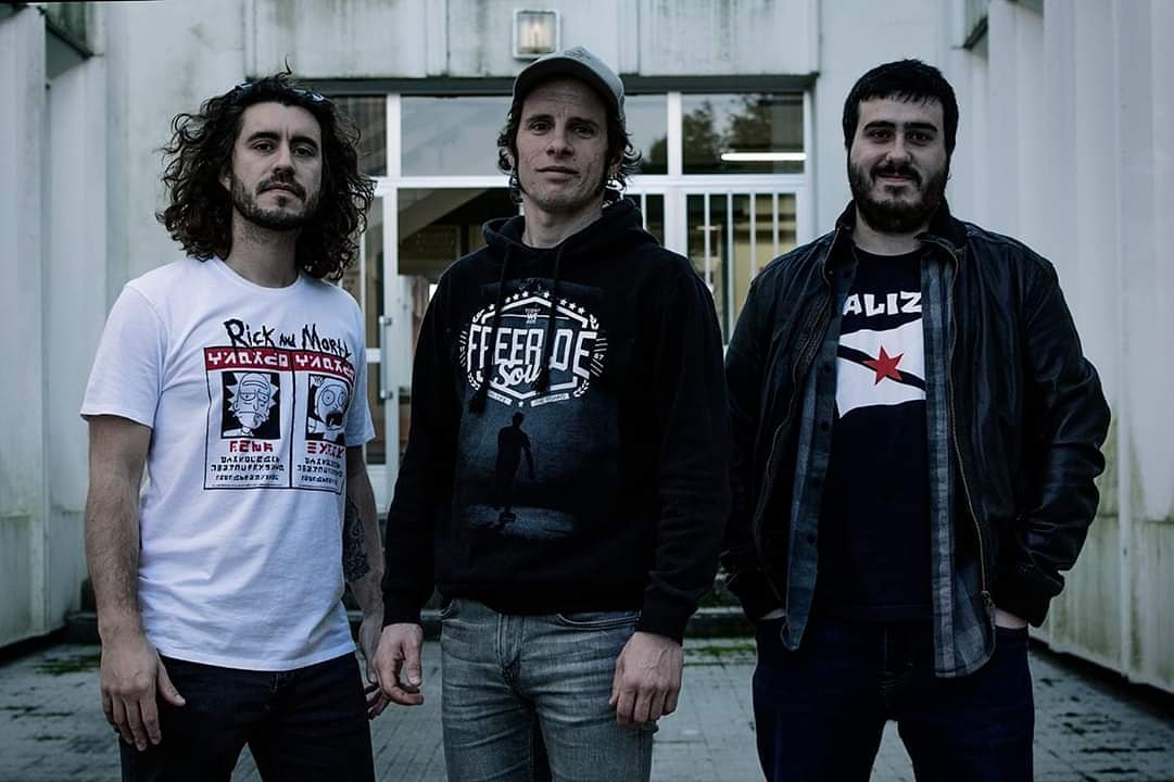 GRILO_Rock's tweet image. 💀👊MAÑÁ ÁS 12:00 NOVO VÍDEO 👊💀

Rapazada, preparadas/os para o segundo asalto? Mañá ás 12:00 publicamos &quot;Rebelión&quot;.

Non perdades ollo.

Lume!! 

#Grilo #rockgalego #rockdopais #músicagalega #rebelión