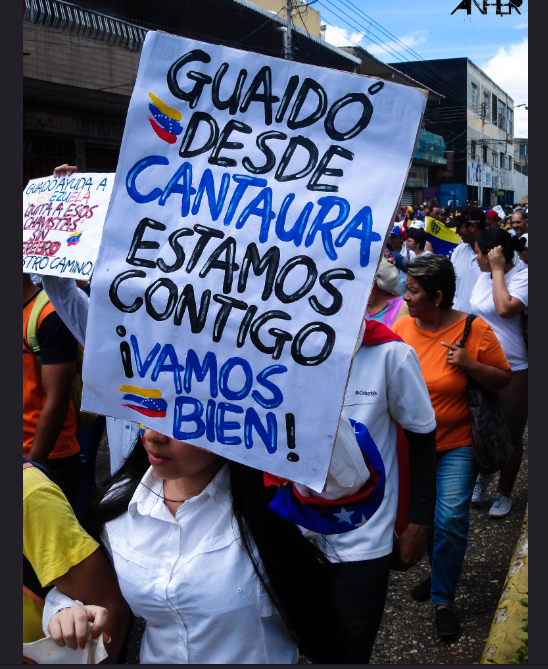 MariaChanto1's tweet photo. en mi pueblo🇻🇪 @jguaido  nos han quitado tanto que hasta el miedo perdimos💪no nos falles 💛💛💙💙❤️❤️ https://t.co/75llX7Zo4h