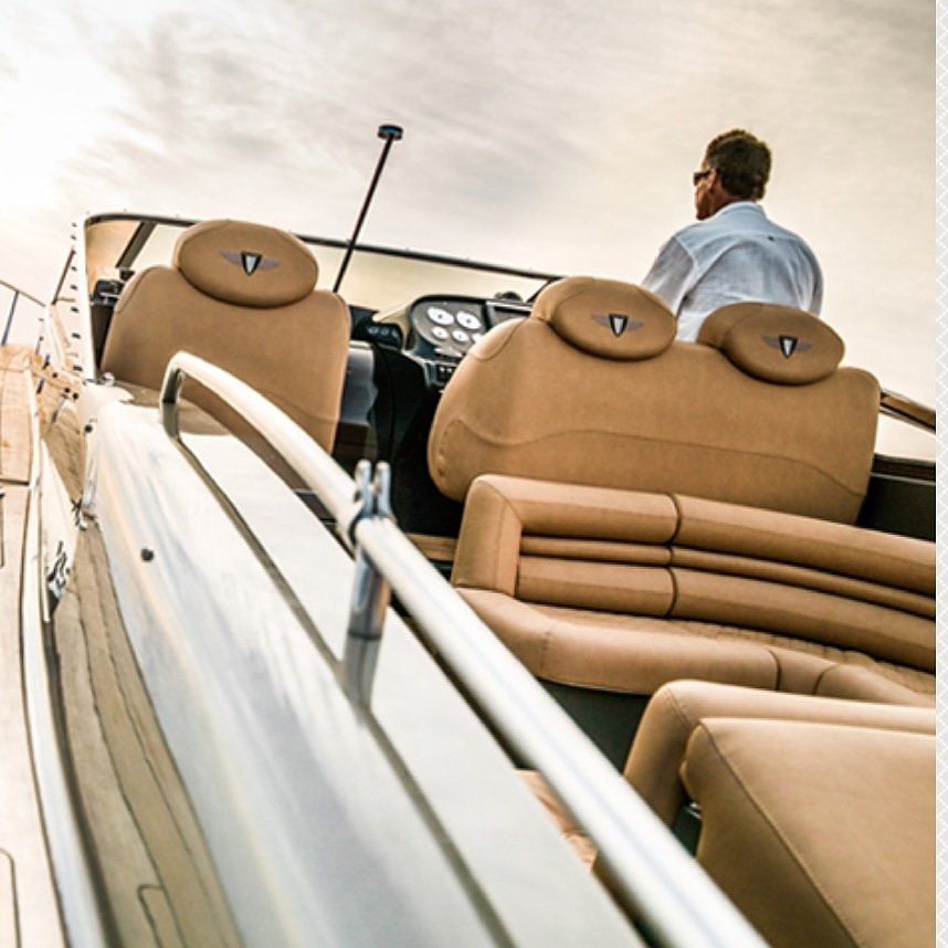 Hunton Yachts tweet media