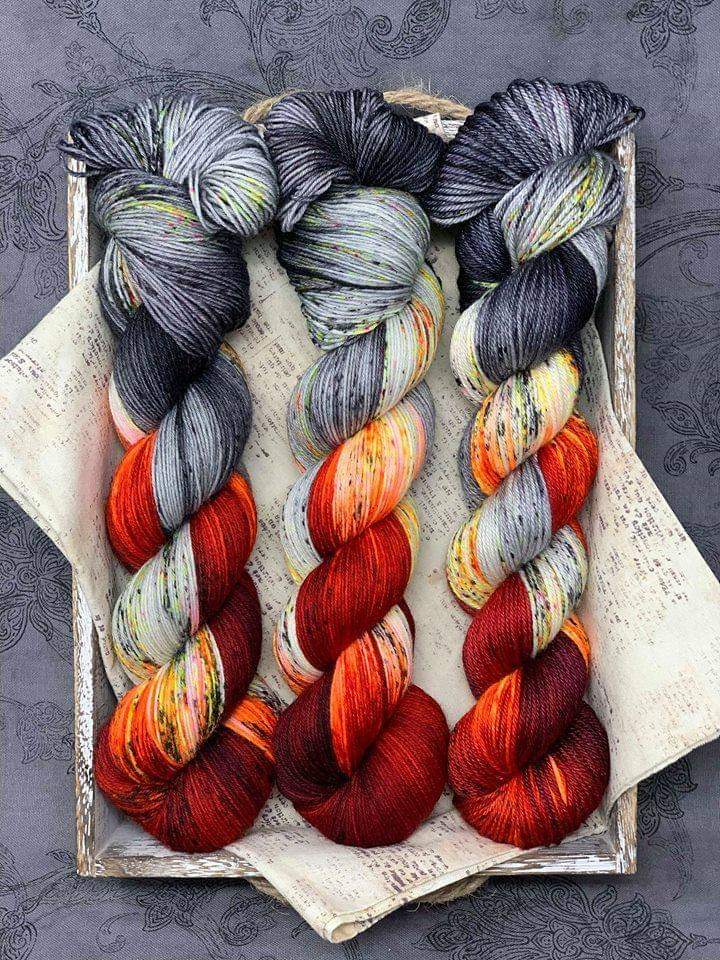 Monday #YarnDay! Do any of our World of Warcraft players recognize the inspiration for Firelord? 🔥

Today's fiery featured indie dyer is Inked Sheep Fibers, so let's check out her entire line of geeky yarns! 🤩

inkedsheepfibers.com/collections/ga…
#knitting #crochet #yarn