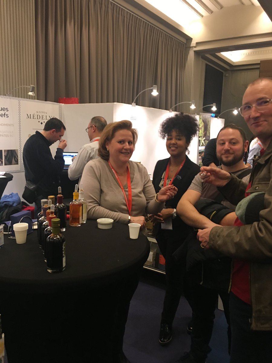 [OMNIVORE] Il y a du monde au stand Maison Médelys. Avec Michael Le Pivert (Compass Group) #omnivoreparis #omnivore #parisfoodfestival #passion #convivialité