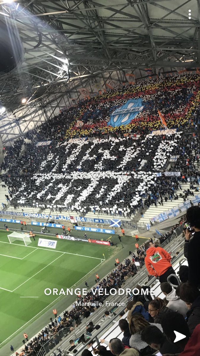 sofiancr2's tweet image. Magnifique ambiance Allez l’OM 💙