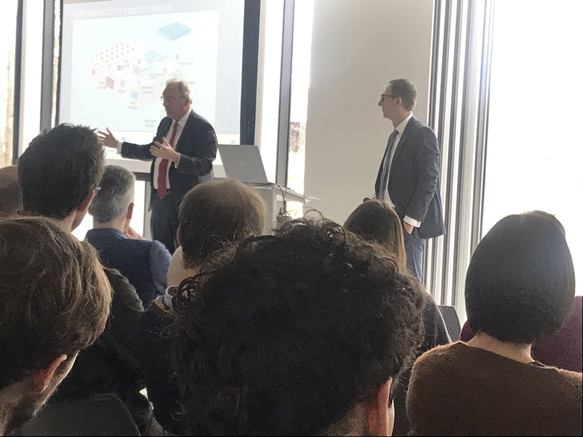 Vandaag is Ad van Wijk benoemd tot KWR Honorary Fellow. Ad van Wijk levert een bijdrage aan het wateronderzoeksveld en tegelijkertijd geeft hij richting aan vernieuwing in het energievraagstuk. Waterstof is de circulaire energiedrager! #waterstoftransitie