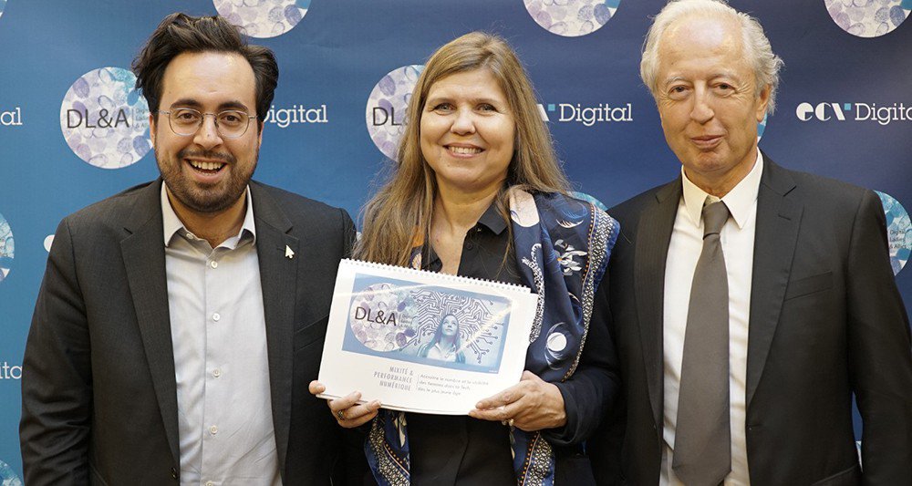 Nad_Alves's tweet photo. Pour l'association @digital_ladies & @digital_ladies , "il y a urgence à féminiser la tech" https://t.co/NqkHg3Q79v via @Challenges de @Lea_Lejeune
poke @ECV_Digital @MereteBuljo @mounir
#LivreBlancDLA #liveECVdigital #ecvdigital
📸 crédits photo @JonathanTeboul #NonStopProd https://t.co/WRSDOhsqEd