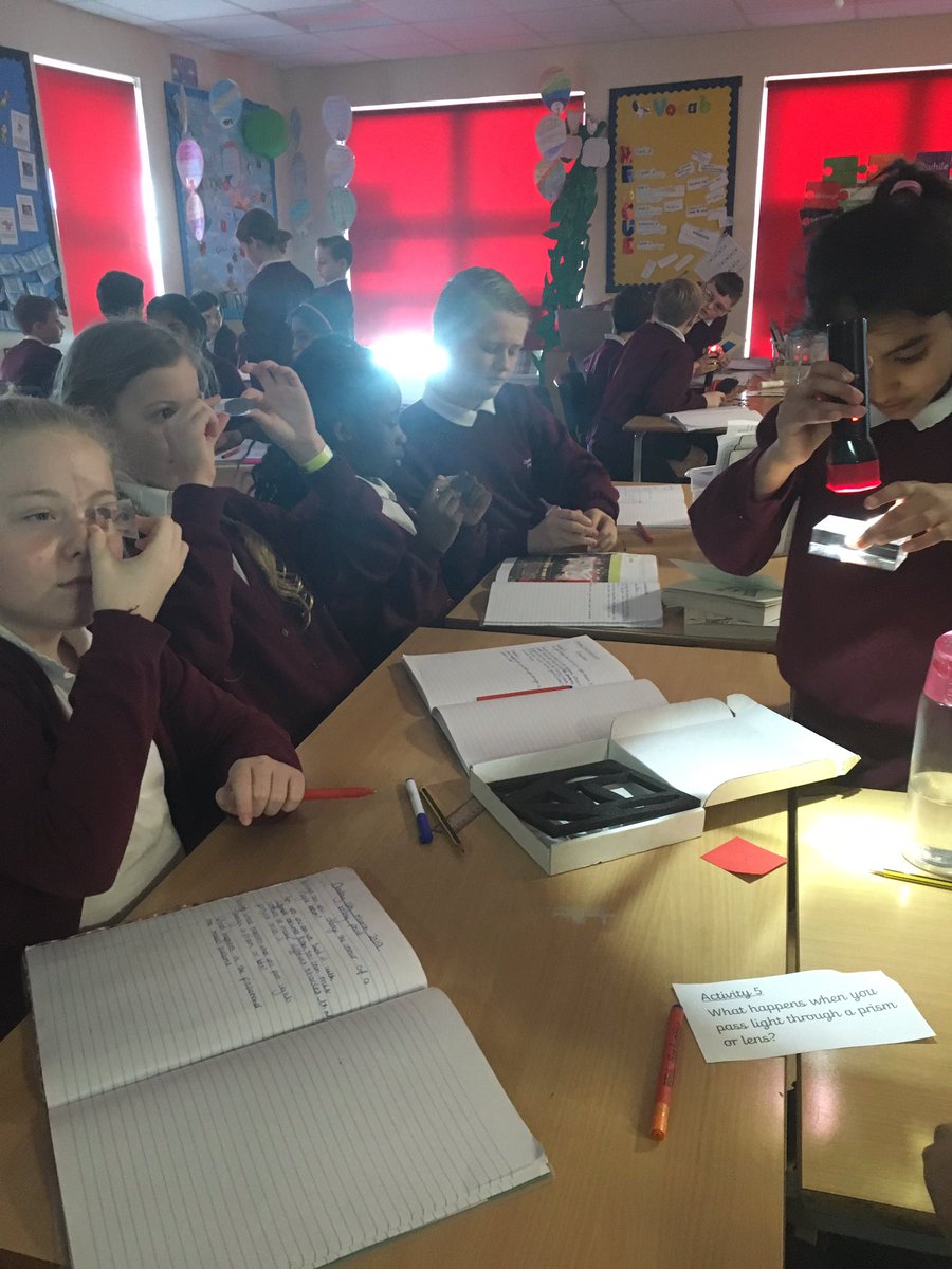 CFPSchool's tweet photo. Year 6 are investigating light for their entry point @ipc_lookhear #learningthroughenquiry https://t.co/agA2MSADvQ