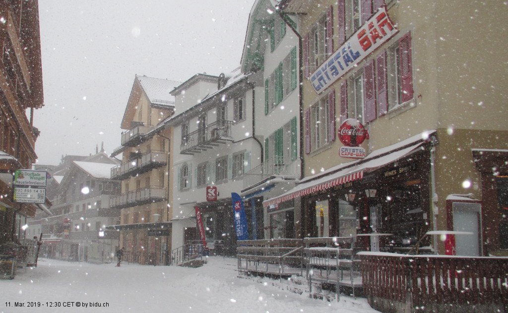 #Wengen - The Wengen main street is white again.