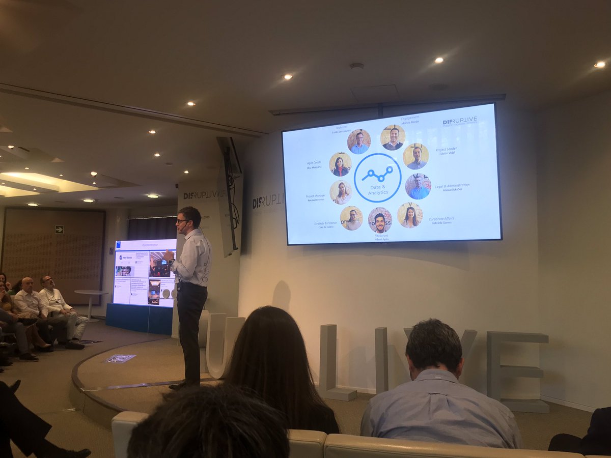 elaggc's tweet photo. Emilio presentando Data&amp;Analytics #sanitasdisruptive... increíble!! https://t.co/m4ftaMNyLo