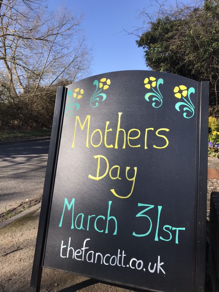 💐 Start planning your perfect Mother’s Day NOW 💐
.
Book a table online today and treat your mum to our special 3 course menu from just £30 per person!
.
👉 buff.ly/2yksTy9 👈
.
#thefancott #mothersday #countrypub #march #spring #Spring2019 #food #restaurant
