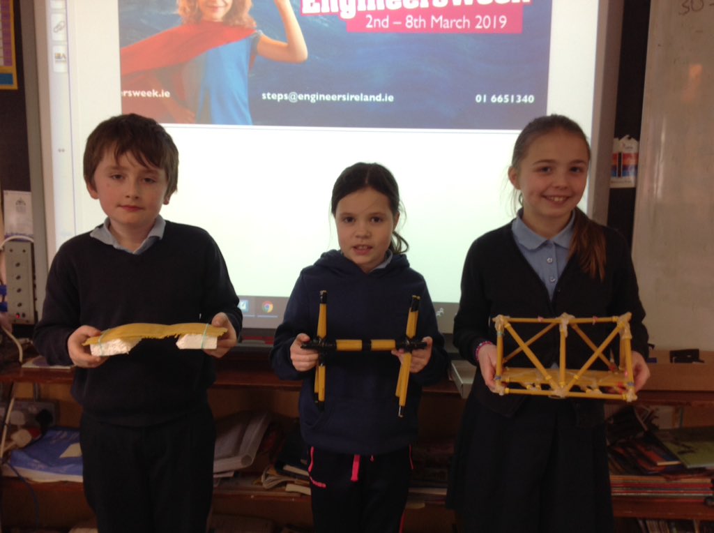 castledrumns's tweet photo. #EngineersWeek2019 challenge to build a spaghetti bridge or a cardboard chair. https://t.co/sJE04Yk6j1