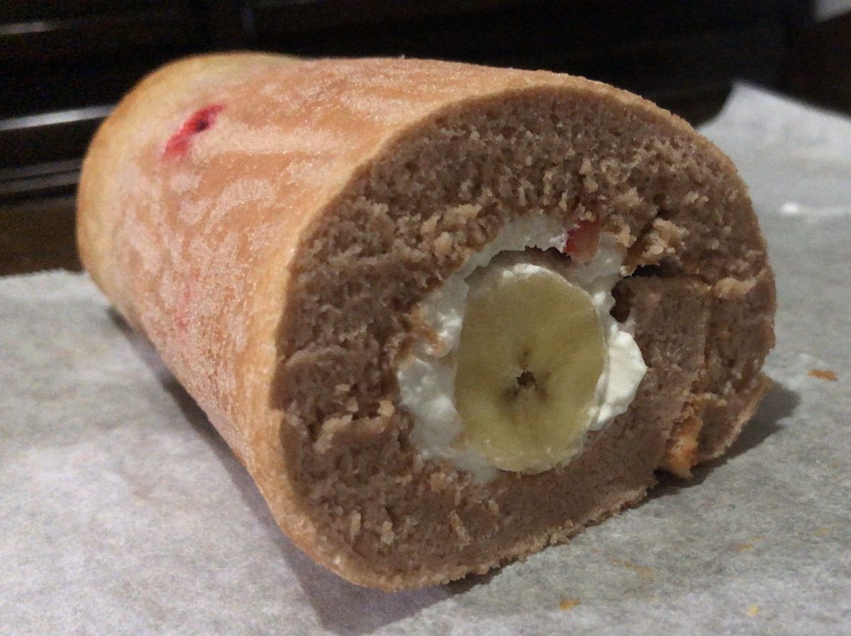 yukicook14's tweet photo. #ロールケーキタワー を作ろうとしたけど、全然数作れなくて、全然タワーにならなかった😂もっと作る予定だったけど疲れたからやめちゃったw
#ロールケーキ #お菓子作り #makesweets #과자만들기 https://t.co/na07h2AcRS