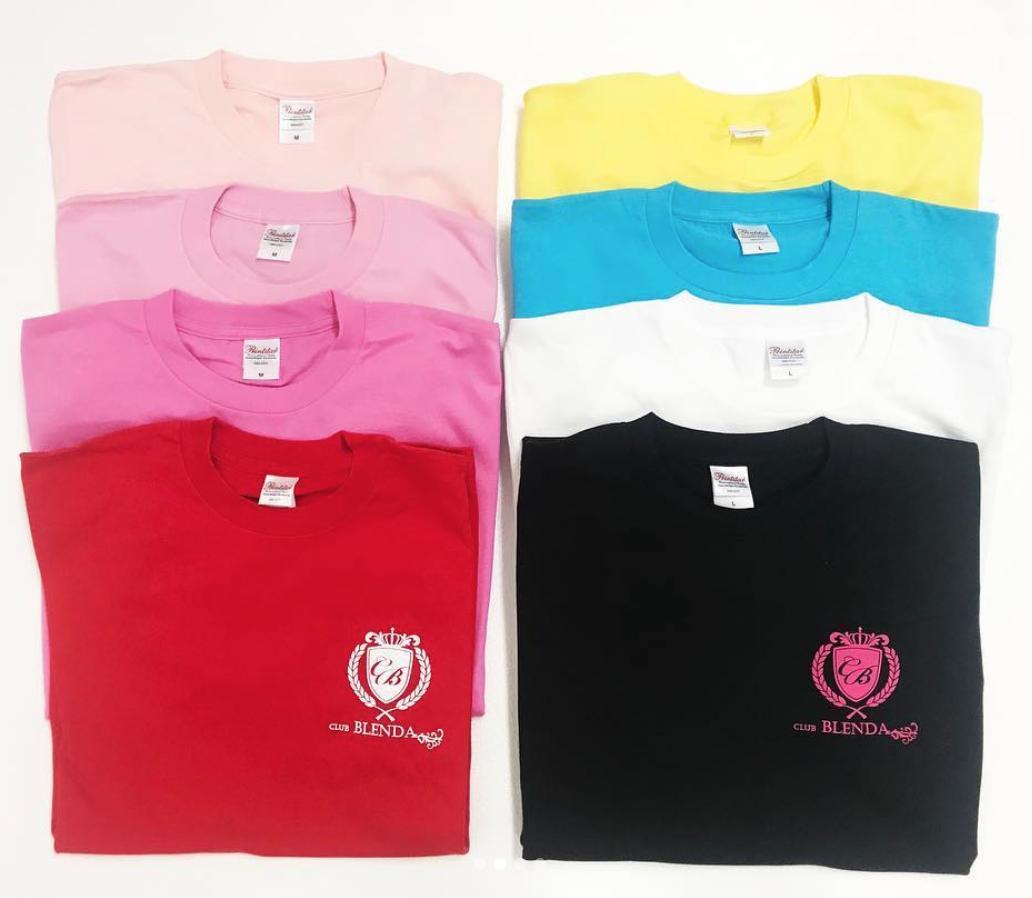 E_ANDesign_info's tweet photo. 続々とTシャツ制作依頼頂いてます！
色のレパートリーも沢山ありますよ^^
Tシャツは店舗スタッフで着るも良し、ノベルティーとして使うも良し、販売するも良し、大好評です♪
.
#大阪 #大阪ミナミ #design #デザイン #デザイン会社 #Tシャツ #プリントT https://t.co/HFAlc7lAAq