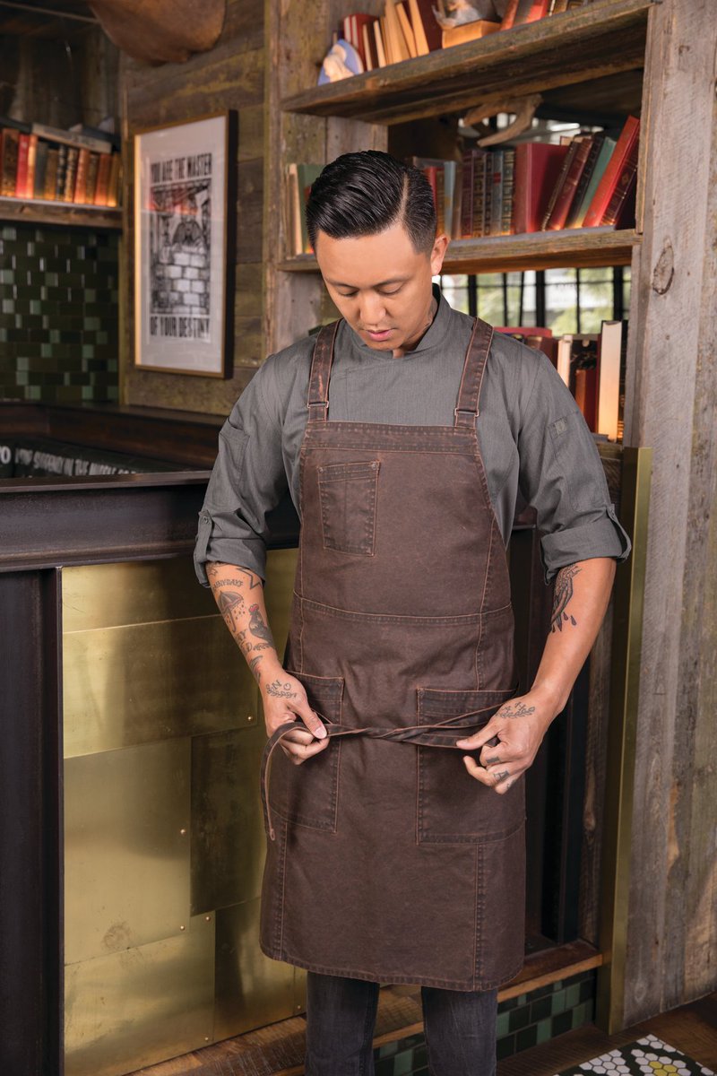 sa_chefs's tweet image. There’s an apron for everyone – be it a chef, waiter, bartender or barista. From traditional cuts to cutting-edge fashion with our Urban Collection, you’re sure to find the right apron to maximize the back of your house while styling up the front. 
#chefwear #findthefork