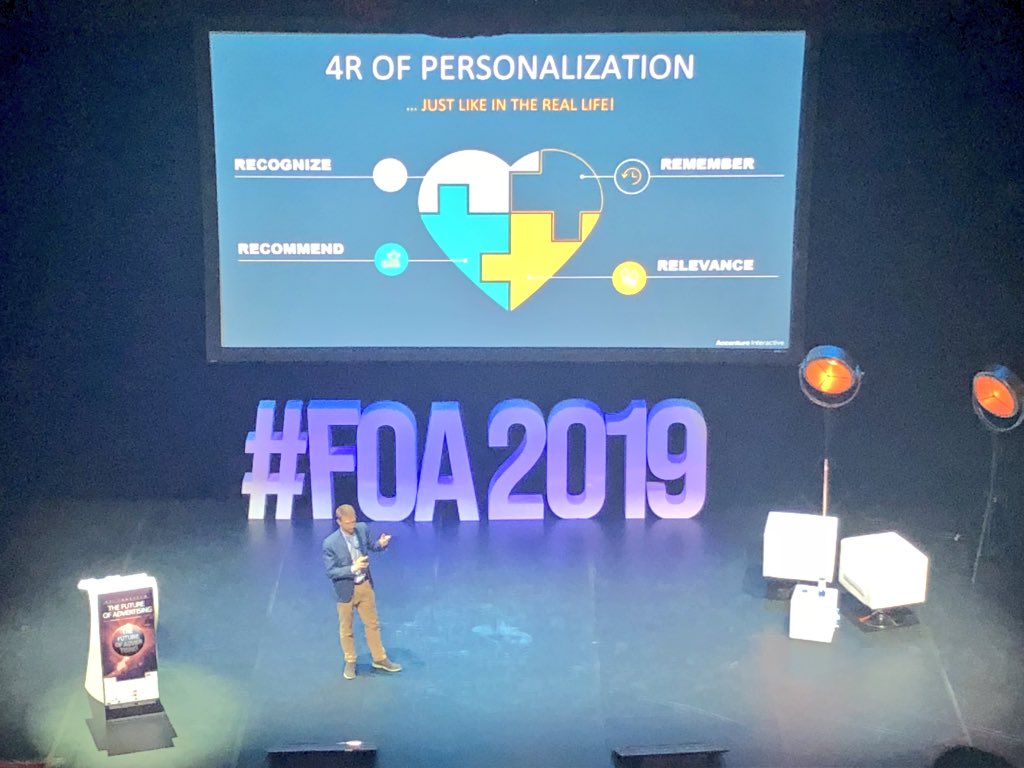 Alejandra_LR's tweet photo. “La personalización en digital debe ser como en el mundo real. Por qué no lo estamos haciendo bien? Porque no estamos escuchando al consumidor para entenderle y darle lo que quiere” @sylvainweill @AccentureACTIVE #FOA2019 https://t.co/XTMibXinMX