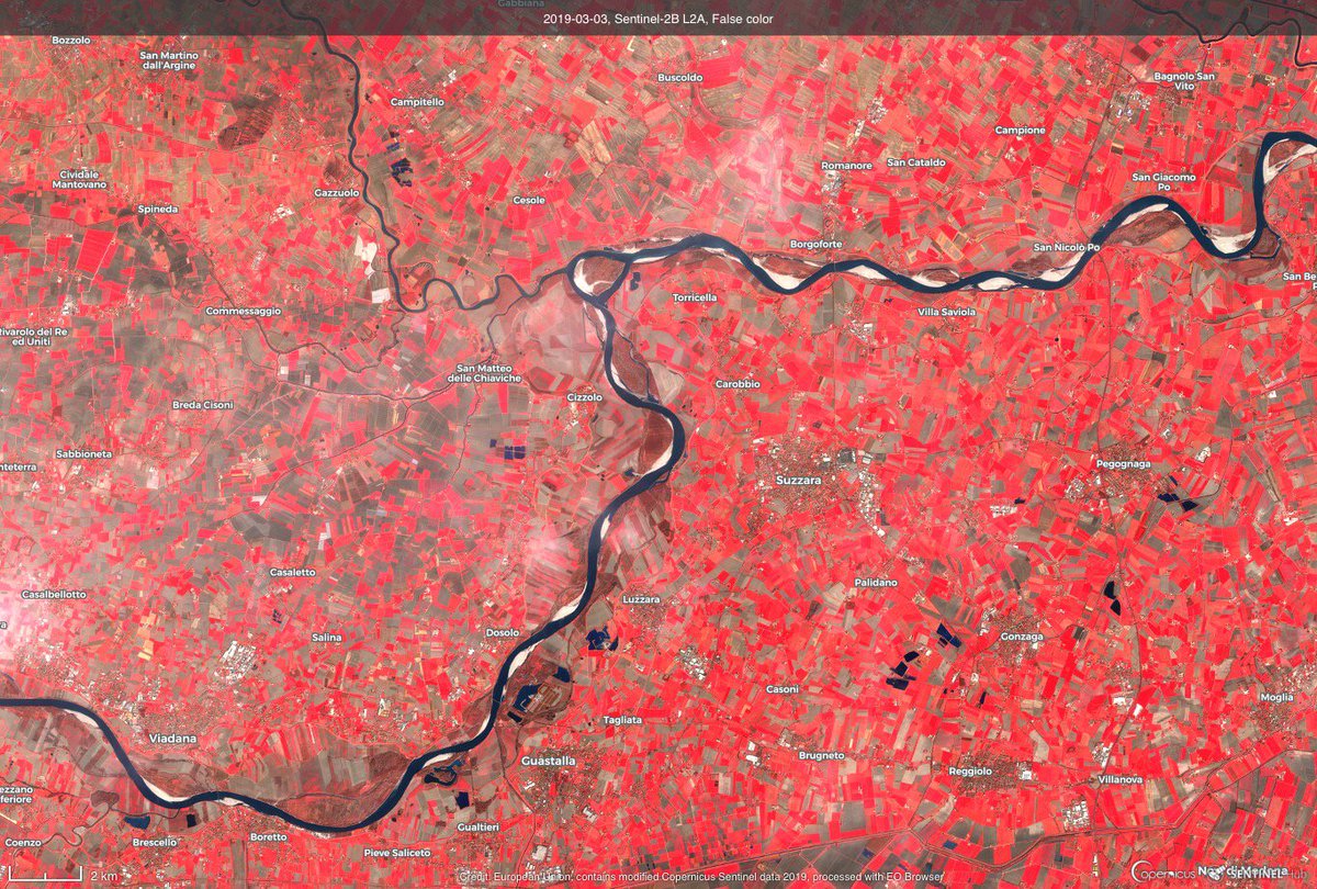CopernicusEU's tweet photo. Water levels in the Po river basin 🇮🇹 are very low:
↙ #Sentinel2 🇪🇺🛰 image from 5 March
↘ Screenshot from our @CopernicusEMS  European Drought Observatory which indicates a very high low-flow hazard
See below tweets for a timelapse, slider and in situ picture
#siccita https://t.co/9OUjaUPw5e
