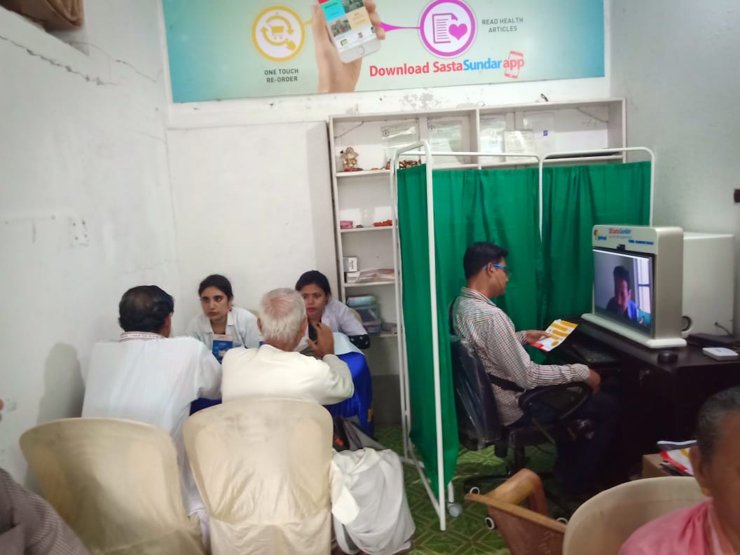GlohealIn's tweet photo. A glimpse of #GeneralMedicine virtual camp conducted at Hasnabad, #WestBengal, where patients and doctors are making most out of Gloheal #telemedicine technology. Patients do not have to travel miles to meet a specialist located in the city, saving time and money. https://t.co/Rp4nJUREUT
