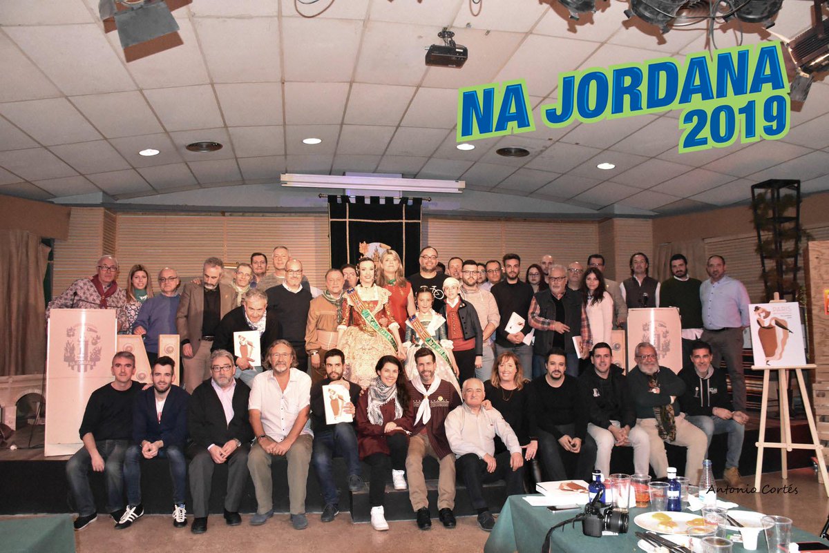 najordana's tweet photo. 9 a les 9 en la 9
Presentació del #llibret19 i agenda festiva de Na Jordana.
Gràcies pel vostre esforç per difondre l'existència de les #falles, per la vostra col·laboració en la difusió dels nostres projectes i per vindre a compatir una estona amb nosaltes.#NaJordanaEnganxa https://t.co/c8f4wzPEW2
