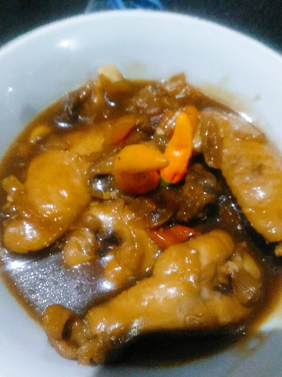tteadaily's tweet image. Masakan ke2  sore ini. 
#RicaRicaAyam Saos Teriyaki #Foodie #TipsHemat buat #AnakKos beli ayam 1/4 kg harga 8.500 bs dibikin 2 menu; Chicken Soup n rica2. Bumbu bisa bawa dr rumah. Gak perlu ngulek kalau males tinggal digeprek dan diiris aja. #RasaMalika