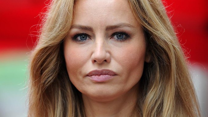 Adriana karembeu poids