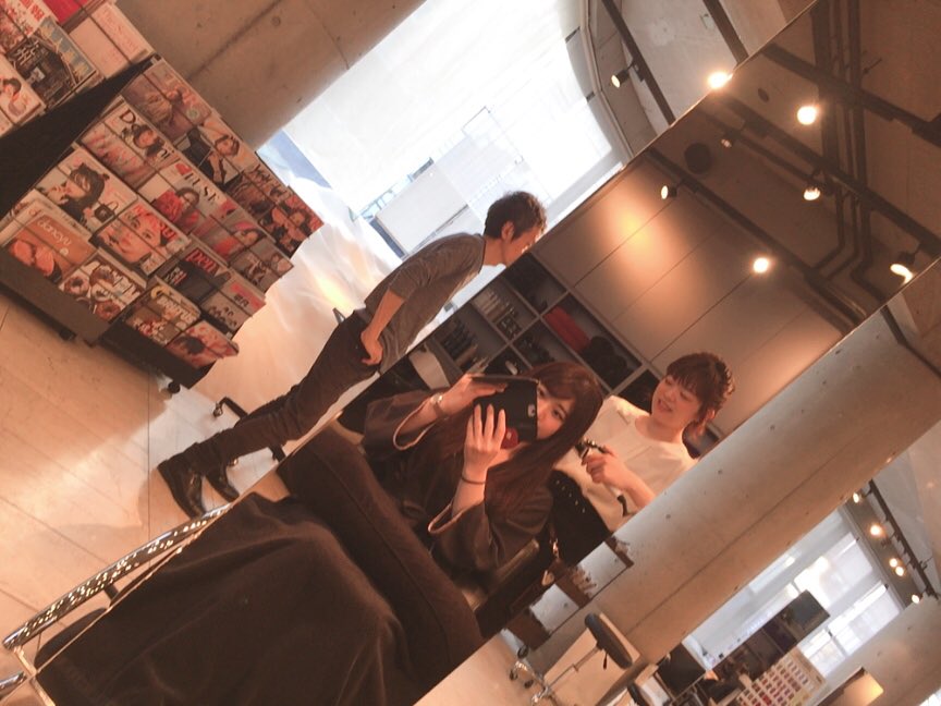 Gemzoneup's tweet photo. こんばんみ〜*\(^o^)/*♪♪
今日は半分お休みで、
ホットヨガ行ったり、美容室行ったりしてましたっ♪♪(o^^o)
最後はどうしても行きたくなって1人カラオケっ♪♪笑
変な人じゃないよっ笑
#休日
#美容室
#カラオケ
#imaii
#ホットヨガ
#程よく運動
#いつの間にか夜 https://t.co/8EcPcMZd8F