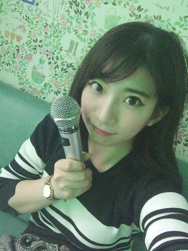 Gemzoneup's tweet photo. こんばんみ〜*\(^o^)/*♪♪
今日は半分お休みで、
ホットヨガ行ったり、美容室行ったりしてましたっ♪♪(o^^o)
最後はどうしても行きたくなって1人カラオケっ♪♪笑
変な人じゃないよっ笑
#休日
#美容室
#カラオケ
#imaii
#ホットヨガ
#程よく運動
#いつの間にか夜 https://t.co/8EcPcMZd8F