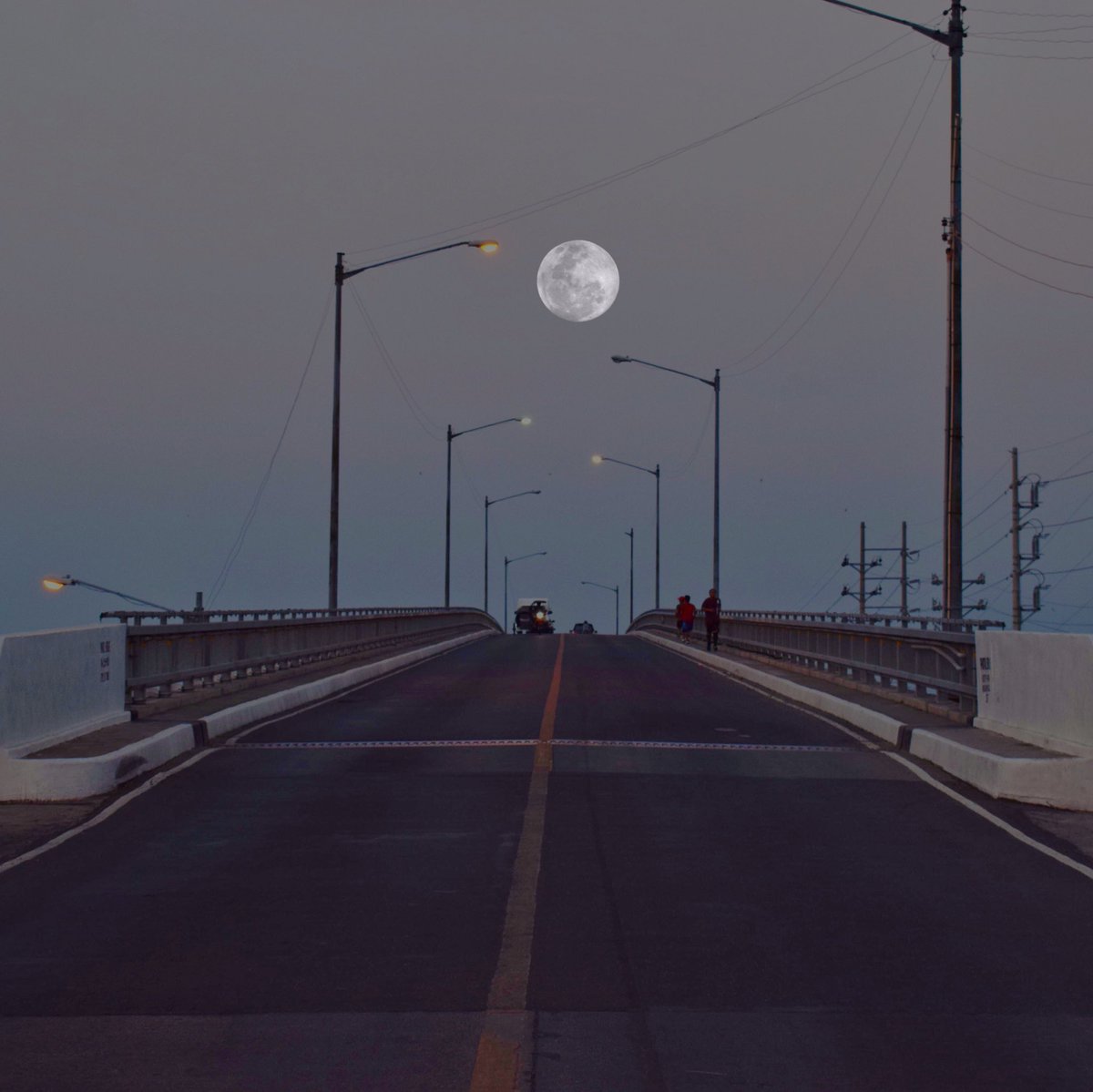 Joem Camacho (@gneissscientist) on Twitter photo I dream of you.
Double exposure, Nikon d5300 + 18-55mm kitlens (foreground), 70-300mm lens (moon)
Processed in snapseed.
Tags: #photo #Photography #PicOfTheDay #photooftheday #streetphotography #moon #aesthetics <a href="/ThePhotoHour/">#ThePhotoHour</a> I dream of you.
Double exposure, Nikon d5300 + 18-55mm kitlens (foreground), 70-300mm lens (moon)
Processed in snapseed.
Tags: #photo #Photography #PicOfTheDay #photooftheday #streetphotography #moon #aesthetics <a href="/ThePhotoHour/">#ThePhotoHour</a>