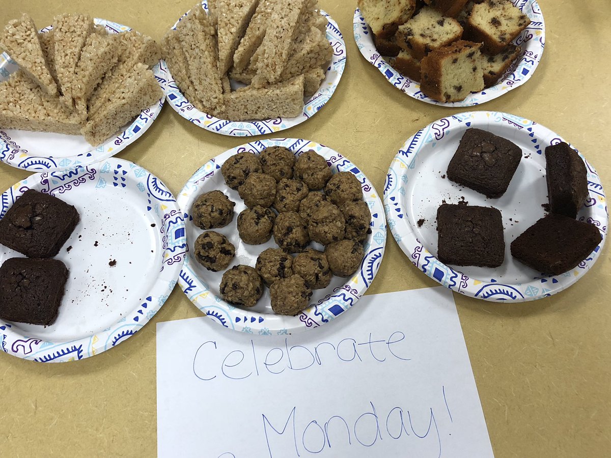 jenifer_rayne's tweet photo. #CelebratingMonday @PHSWarriors1957 with these delicious goodies this morning! Thank you Ms. Denston!! 💙💛 https://t.co/RjhDqfsv9h