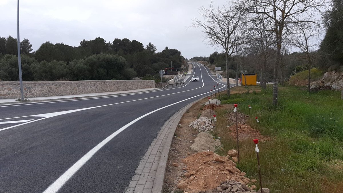manologalan71's tweet photo. A la fi!!! Ja s’ha obert el pont de can pentinat. Gran notícia per a la circulació de tot el nostre poble i per tot el teixit empresarial. #Torrentada9Oct @carreteres @GarridoMercedes @socialistesarta @Tgili @ainacomasdelgad https://t.co/xYEy09LhKC