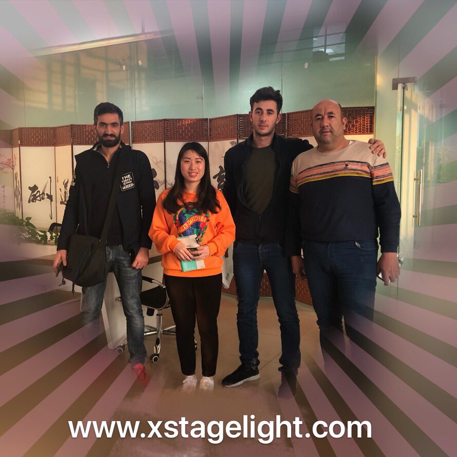 Ann2024388488's tweet image. 感谢黎巴嫩客户拜访工厂[愉快]
Thanks libanon customer to visit our factory 🤝
#kineticlights #leddancefloor #sparkularmachine

WhatsApp/tel:+8615920368120
Email:sales3@xstagelight.com