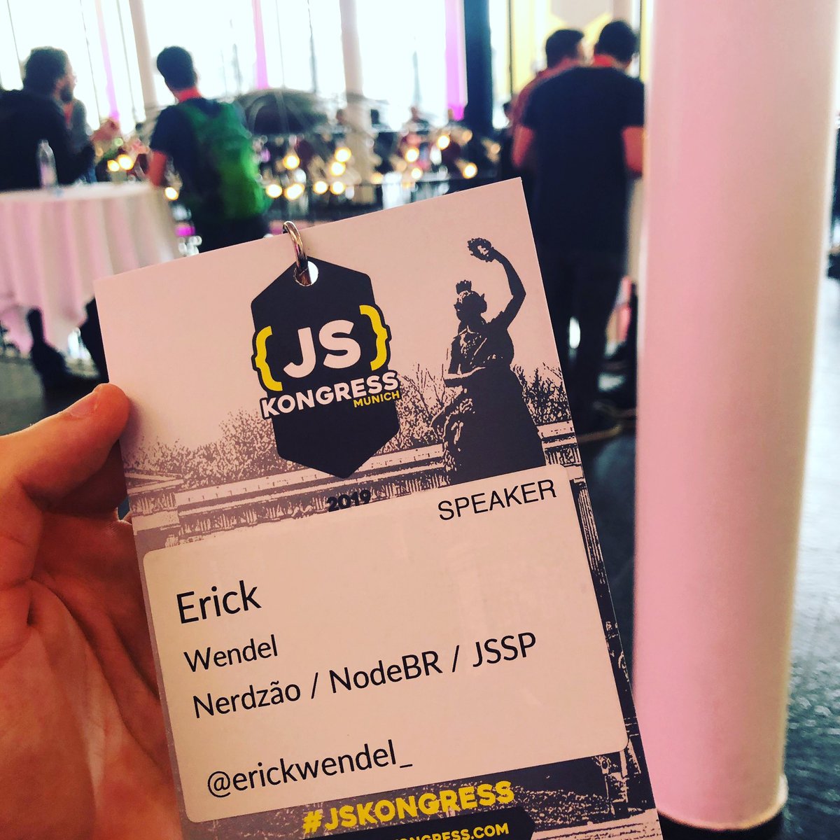 erickwendel_'s tweet image. Living the dream ❤️❤️❤️🇩🇪🇧🇷

#mvpbr #nodebr #jssp #nerdzao #jskongress #speaker #germany #googledevexpert