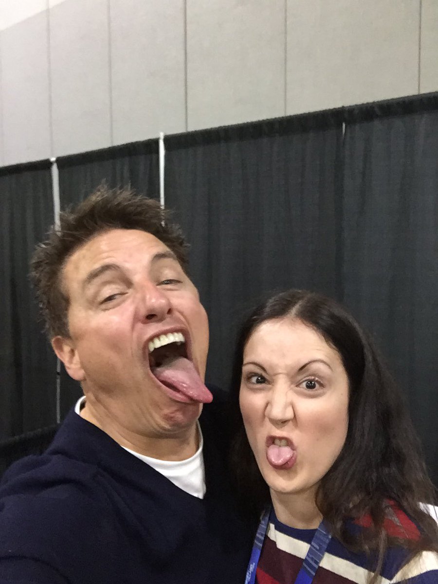 GoldenShimmer's tweet photo. Happy Birthday to my favourite idiot and stupid person that is @JohnBarrowman! Have an awesome day! See you next weekend at @c2e2 where I have the best birthday present EVER for you ๐๐ #FuckOffBarrowman https://t.co/3Eqo6nvrxV