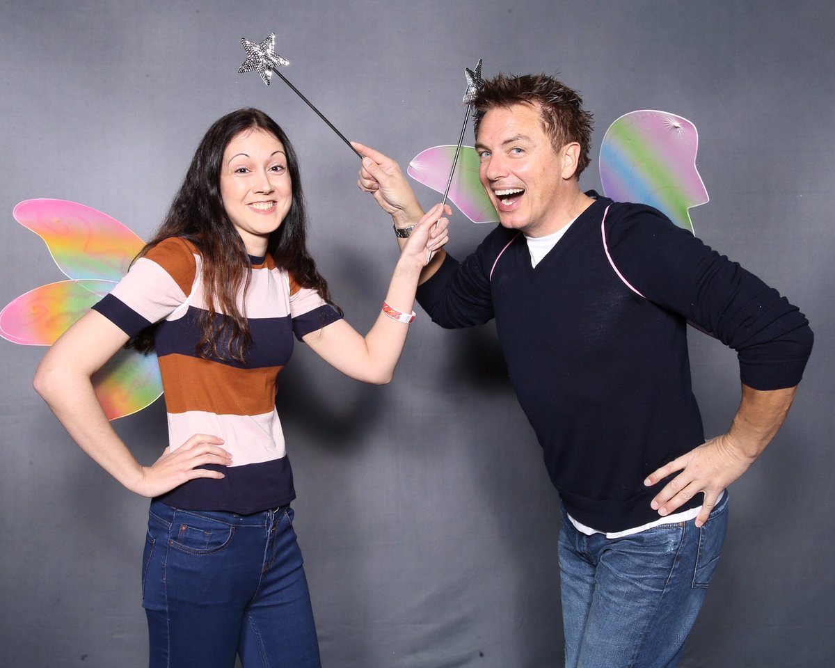 GoldenShimmer's tweet photo. Happy Birthday to my favourite idiot and stupid person that is @JohnBarrowman! Have an awesome day! See you next weekend at @c2e2 where I have the best birthday present EVER for you ๐๐ #FuckOffBarrowman https://t.co/3Eqo6nvrxV