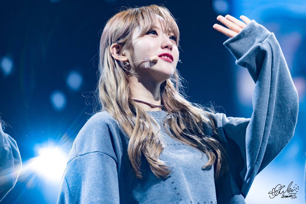 davidss309's tweet photo. 190303 우주소녀 콘서트 Would you stay♥Secret Box HD포토 (26 Pics)
Link : https://t.co/6uJxKDHZqK
#WJSN #우주소녀 #루다 #LUDA @WJSN_Cosmic https://t.co/ZBtHthHDAD