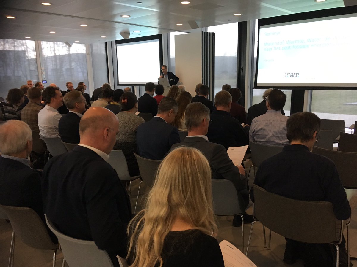 Seminar waterstof, warmte, water: de sleutels naar het post-fossiele-energietijdperk. Ter gelegenheid van de benoeming van prof. Ad van Wijk tot KWR Honorary Fellow. Grote opkomst bedrijfsleven, wetenschap en politiek. #waterstof <a href="/boere_jos/">Jos Boere</a> <a href="/KWR_Water/">KWR Water Research Institute</a>