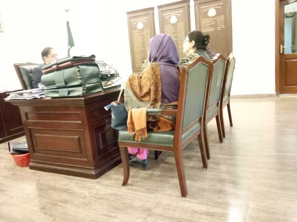 SalmanSufi7's tweet photo. Salute to the unpaid staff of #VAWC for stopping their protest and resuming services voluntarily as there was a large number of abused women getting affected.Hoping @GOPunjabPK stands good on its word and releases the salaries. We will keep raising our voices for them- #SaveVAWC https://t.co/4Gky5Tqvrj