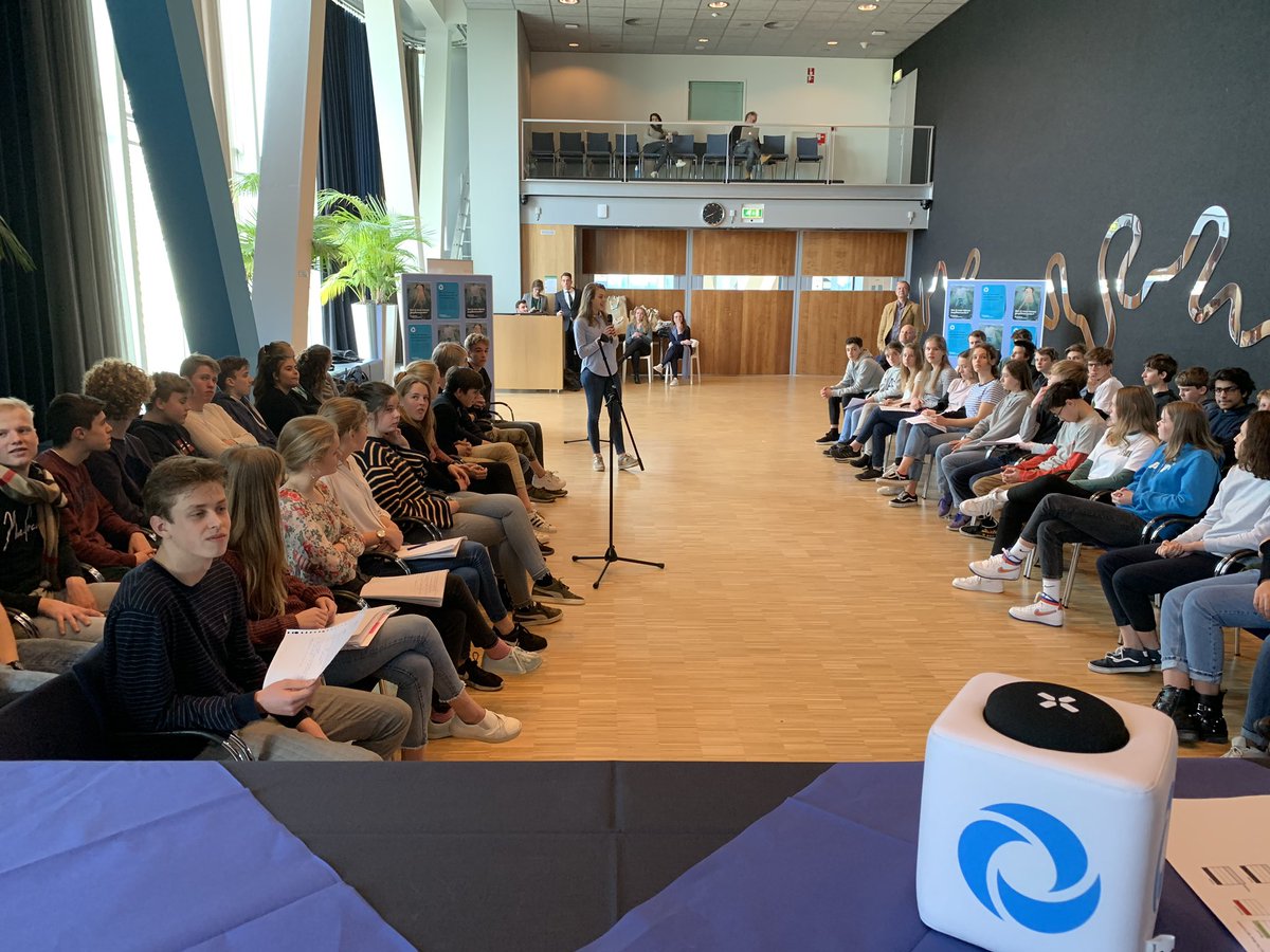 Vanmiddag debatteren middelbare scholieren bij <a href="/waternet/">Waternet</a> over <a href="/waterschappen/">Unie v Waterschappen</a> en #waterschapsverkiezingen met super goede kick off door onze jeugdbestuurder @RiekeBrouwer #waterbewust