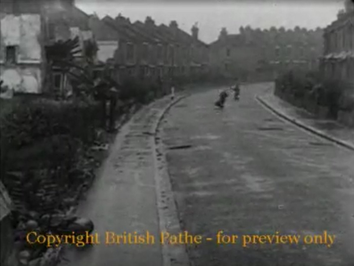 The cracks above the kneeling soldier appear in this  @BritishPathe video from 1942. It& #39;s almost certainly the same time, and the streets they train on are clearly not Lymington. The closest street fighting training area I know of is Southampton.  https://www.britishpathe.com/video/bac...