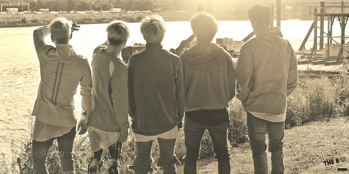 Beichenningzi's tweet photo. #BIGBANGis5 #WeLoveYouSeungri  We love your.Please don't leave us.We need your. https://t.co/SJGl0XCqhl