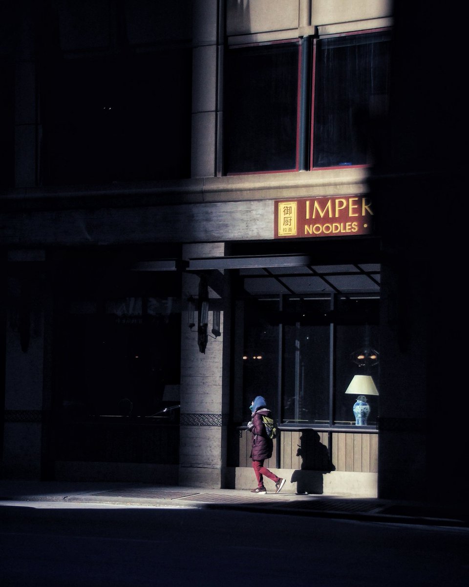 Sunlight peeking through
•
<a href="/imperialchi/">ImperialLamianChi</a>
#chicago
#architecture
#teamcanon
#CanonFavPic
<a href="/Sigma_Photo/">SIGMA America</a>
#chitecture
#chiarchitecture
#artofchi
#streetphotography
#archdaily
#dezeen
#architecture_hunter
#lookingup_architecture
#chi_shooters
#EyeintheChi
#outofchicago