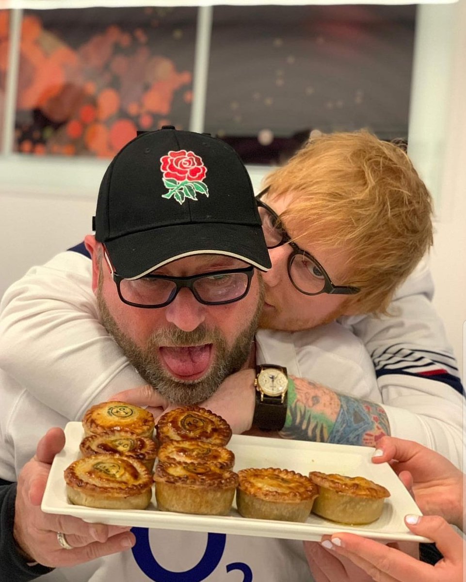KenriSmile's tweet photo. Не знаю как вы, но если и отношения, то только такие
#EdSheeran #securitykev https://t.co/22Sg2GMXDT