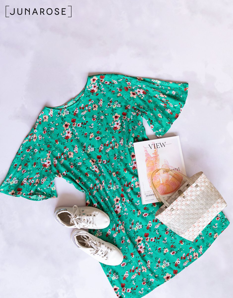 The more flowers, the better. 🌸 
#JUNAROSE #PlusSizeFashion #bopo