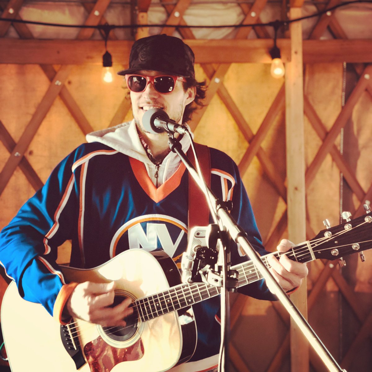 Chalk up another great weekend at Thompson’s Point Hockey Classic in Portland! #pondhockey #livemusic