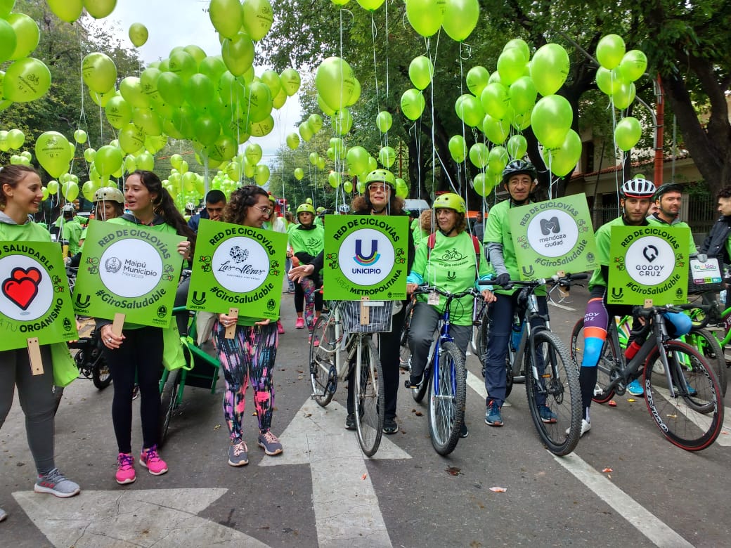SoleIglesiasOk's tweet photo. La Red de #Ciclovías del #ÁreaMetropolitana de #Mendoza, iniciativa que estará financiada a través del #ProgramaDAMI, se hizo presente en el Desfile de la #Vendimia2019 a través de sus Municipios y @unicipio. https://t.co/z2QVuj0iAr