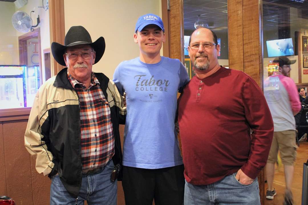 ATLASTeam3's tweet photo. Congrats to @Austin_Seal &amp; Family on signing to further your Academic @TaborCollege &amp; FB @Tabor_Football! It's been an honor being your HC &amp; help you in the recruiting process. Congrats to Coach Scott &amp; Wager who started it all in MS. @CoachConnaught1 @CoachHeimann @CoachCJHill https://t.co/cl7bBfXZy0