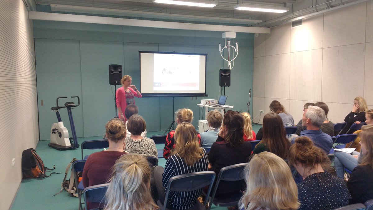 De laatste presentatie op de scholingsdag inspanningsfysiologie kind jeugd bij <a href="/Heliomare/">Heliomare</a> wordt gegeven door <a href="/MaremkaZwinkels/">Maremka Zwinkels</a>. Welke veldtesten gebruik je om fysieke training te monitoren bij de jeugd?! <a href="/HeliomareRD/">Heliomare R&D</a>